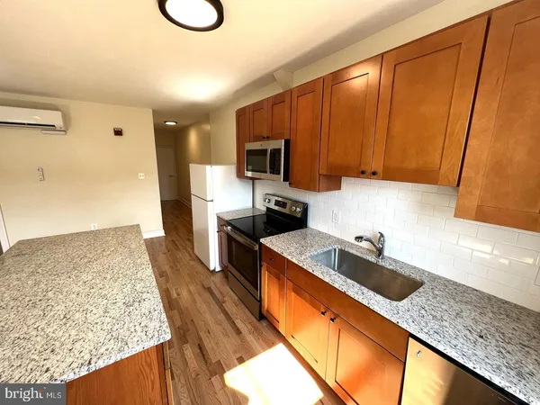 $1,350 | 1431 West Girard Avenue, Unit 3F, Philadelphia, PA 19130