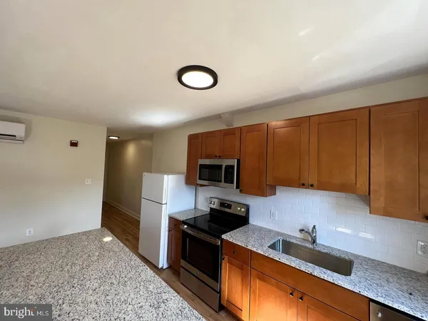 $1,350 | 1431 West Girard Avenue, Unit 3F, Philadelphia, PA 19130