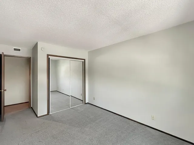 $139,900 | 122 Demont Avenue, Unit 358, Little Canada, MN 55117