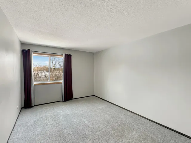 $139,900 | 122 Demont Avenue, Unit 358, Little Canada, MN 55117