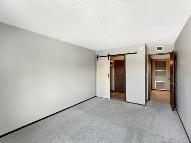 $139,900 | 122 Demont Avenue, Unit 358, Little Canada, MN 55117