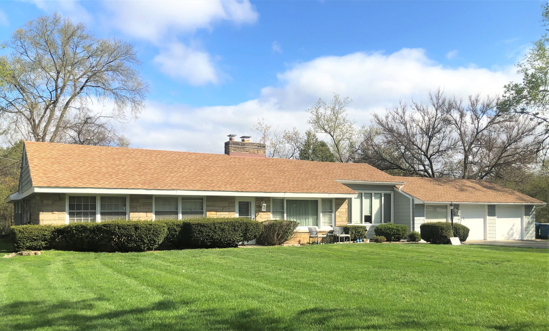 612 Saddle Road Wheaton, IL 60187 - Photo 1 of 22