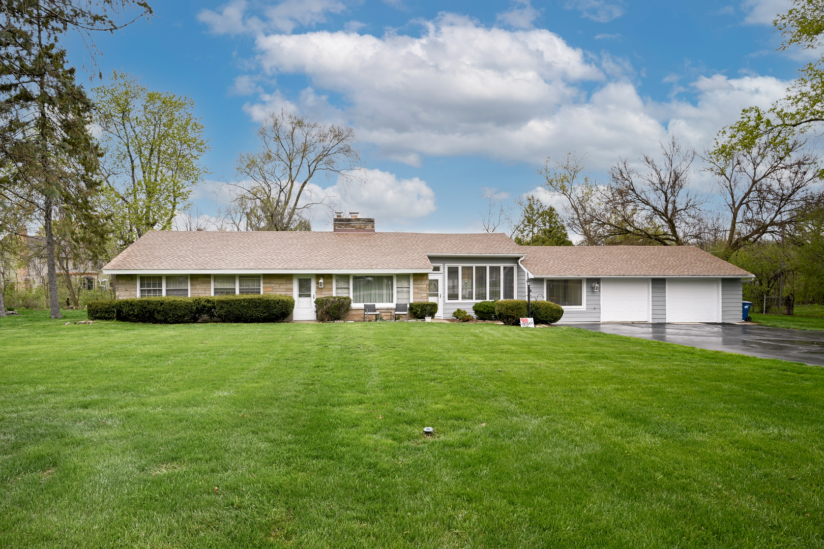 612 Saddle Road Wheaton, IL 60187 - Photo 2 of 22