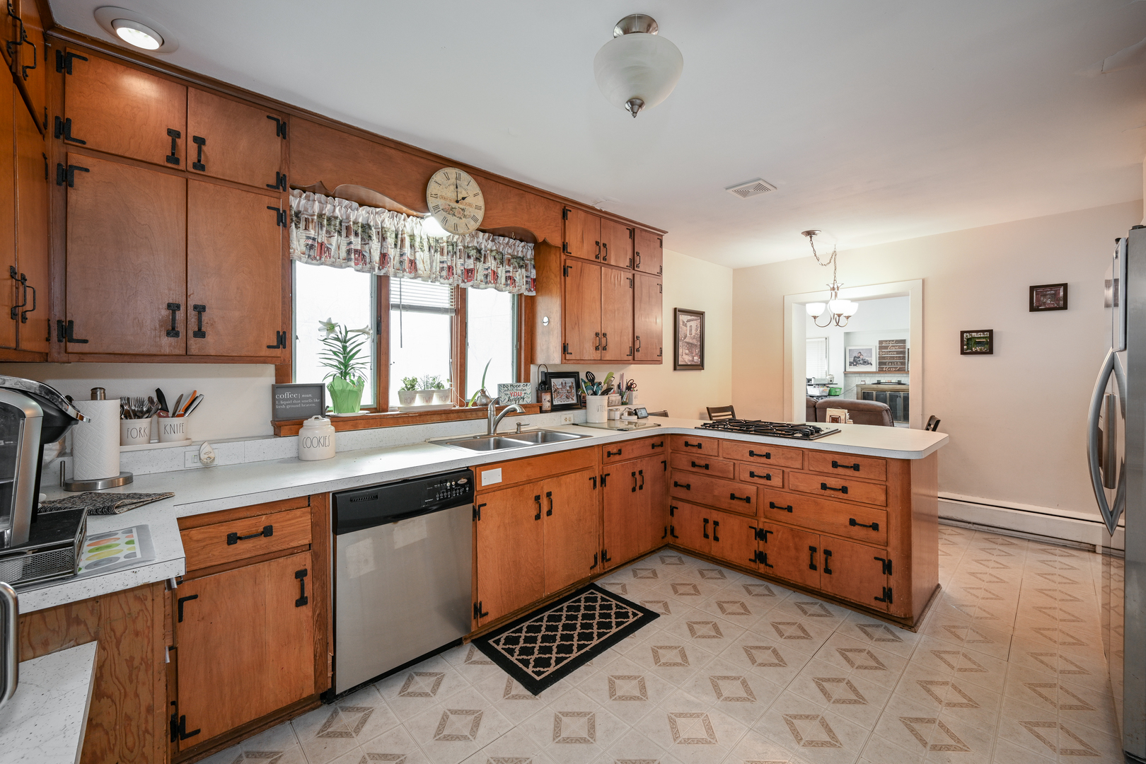 612 Saddle Road Wheaton, IL 60187 - Photo 12 of 22