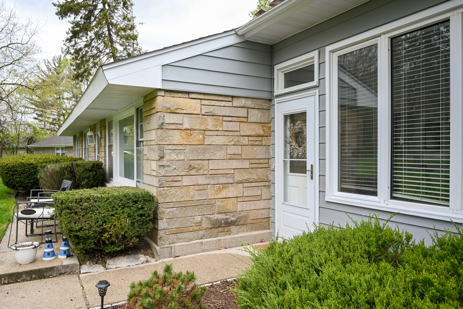 612 Saddle Road Wheaton, IL 60187 - Photo 4 of 22