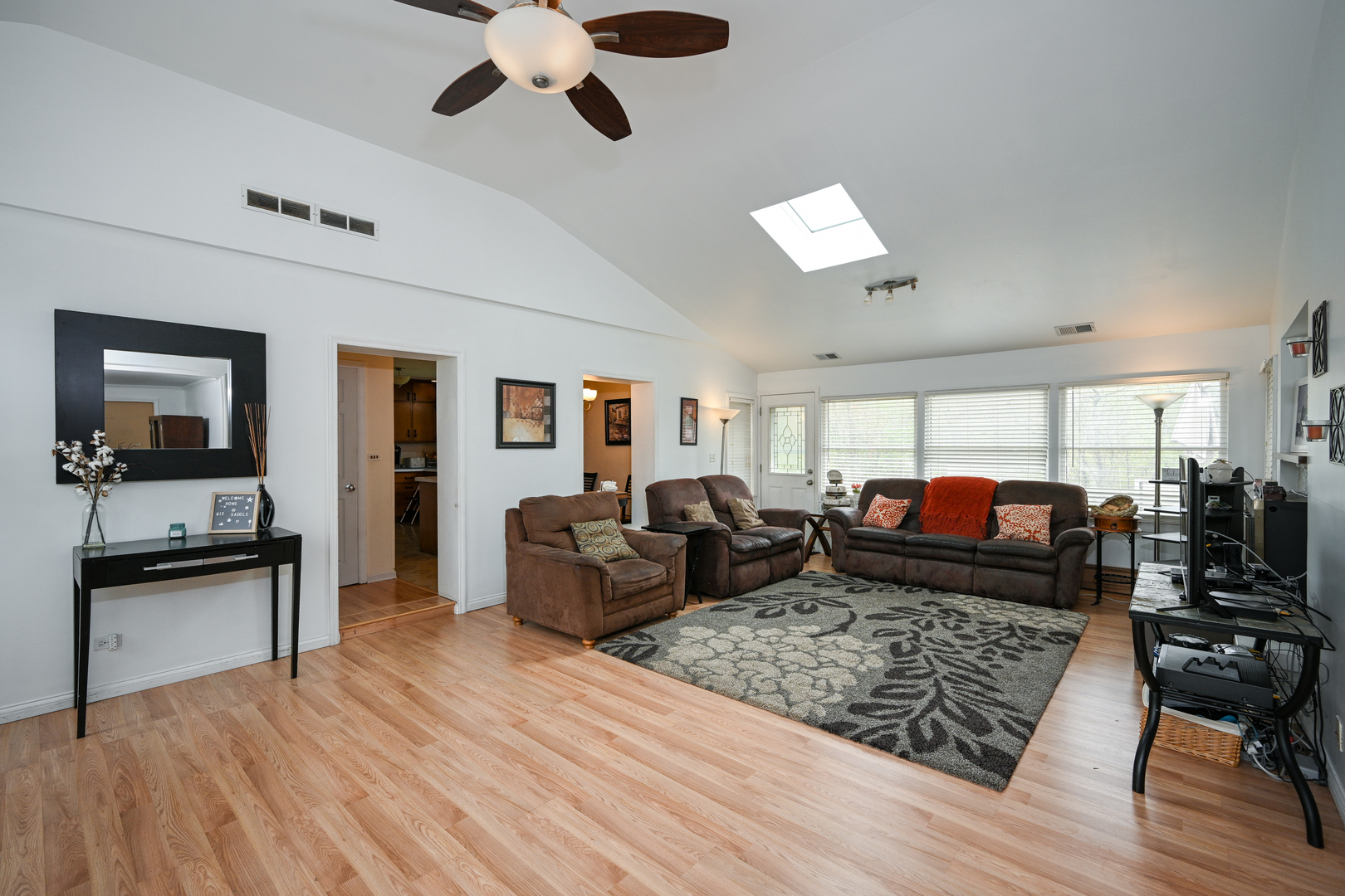 612 Saddle Road Wheaton, IL 60187 - Photo 5 of 22
