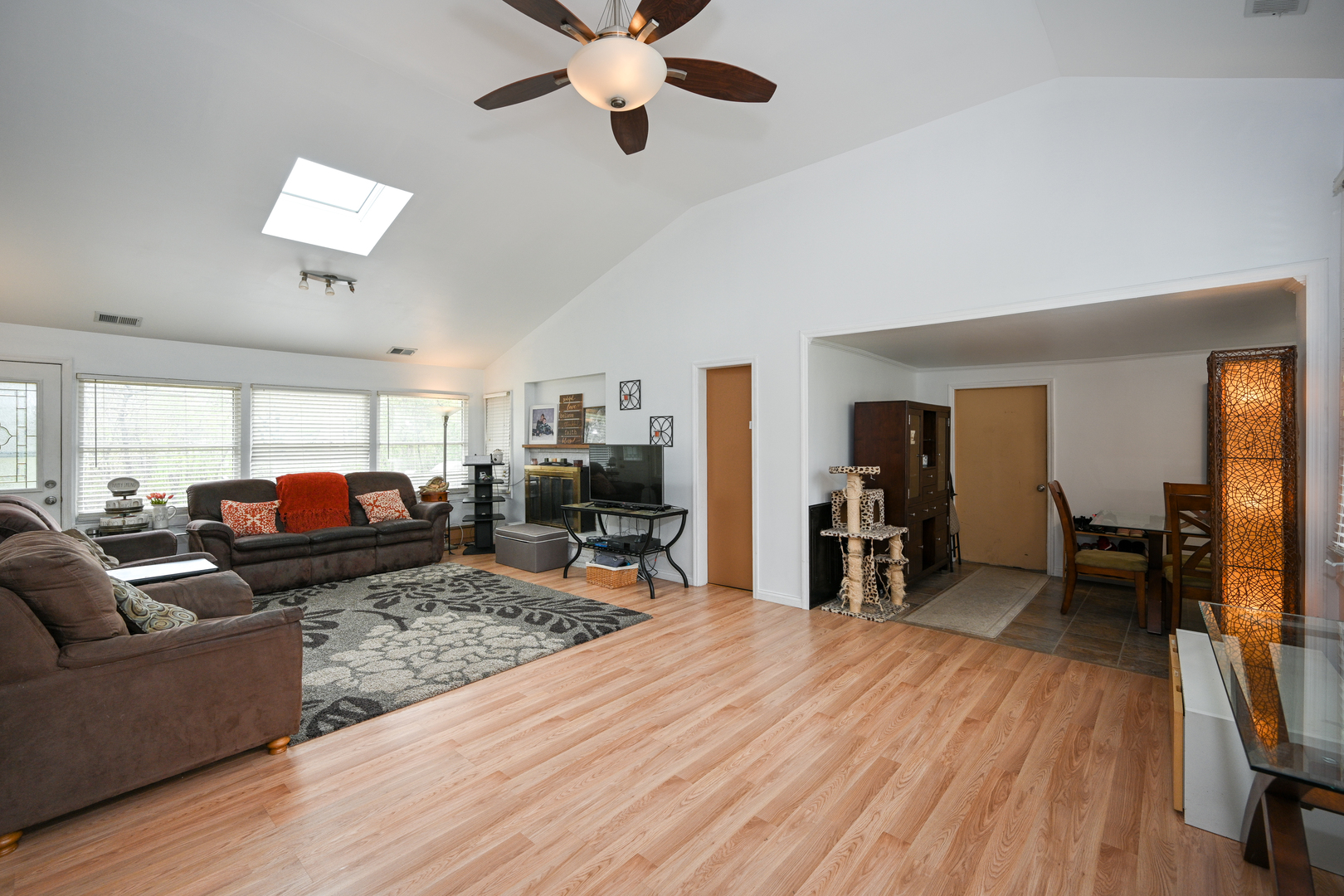 612 Saddle Road Wheaton, IL 60187 - Photo 7 of 22