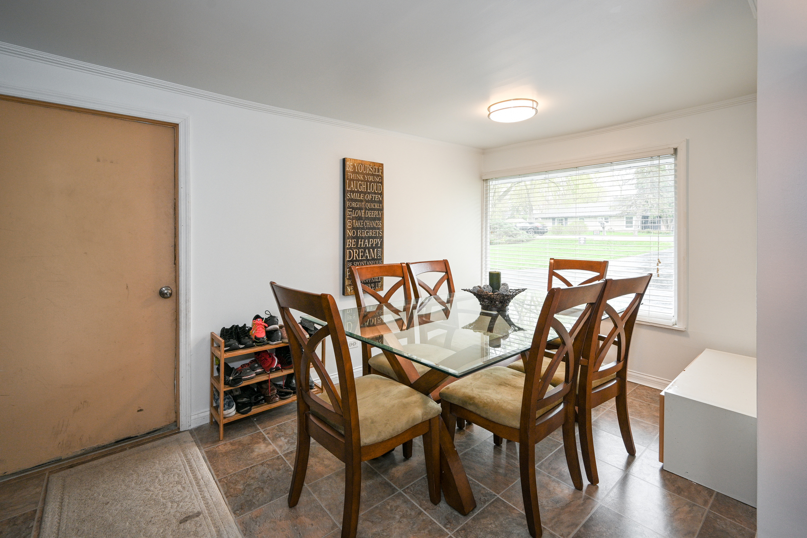 612 Saddle Road Wheaton, IL 60187 - Photo 8 of 22