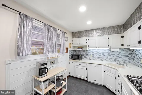 $385,000 | 2204 Foote Road, Wilmington, DE 19803