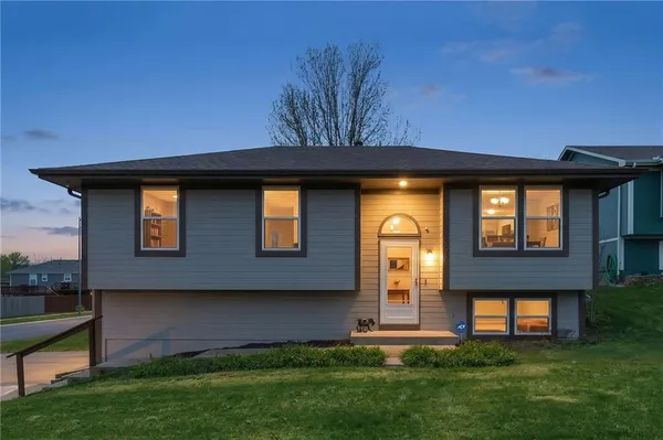 $268,000 | 500 North Saville Court, Independence, MO 64050