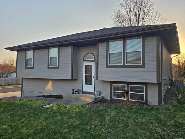 $268,000 | 500 North Saville Court, Independence, MO 64050