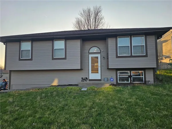 $268,000 | 500 North Saville Court, Independence, MO 64050