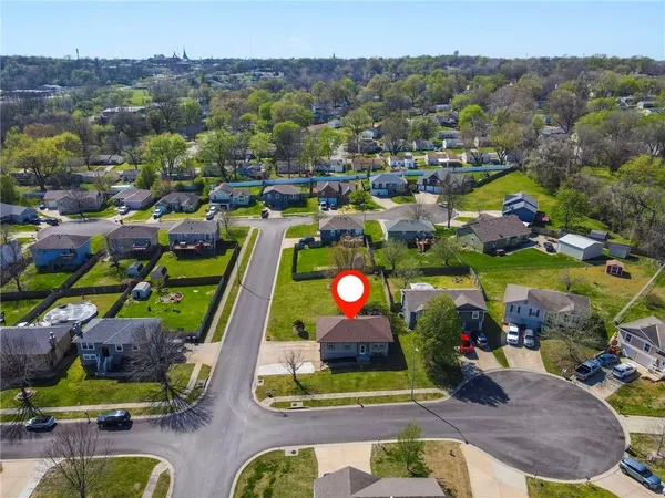 $268,000 | 500 North Saville Court, Independence, MO 64050