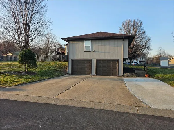 $268,000 | 500 North Saville Court, Independence, MO 64050