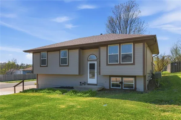 $268,000 | 500 North Saville Court, Independence, MO 64050