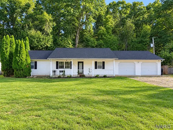 $244,700 | 16420 Twilight Drive, St. Robert, MO 65584