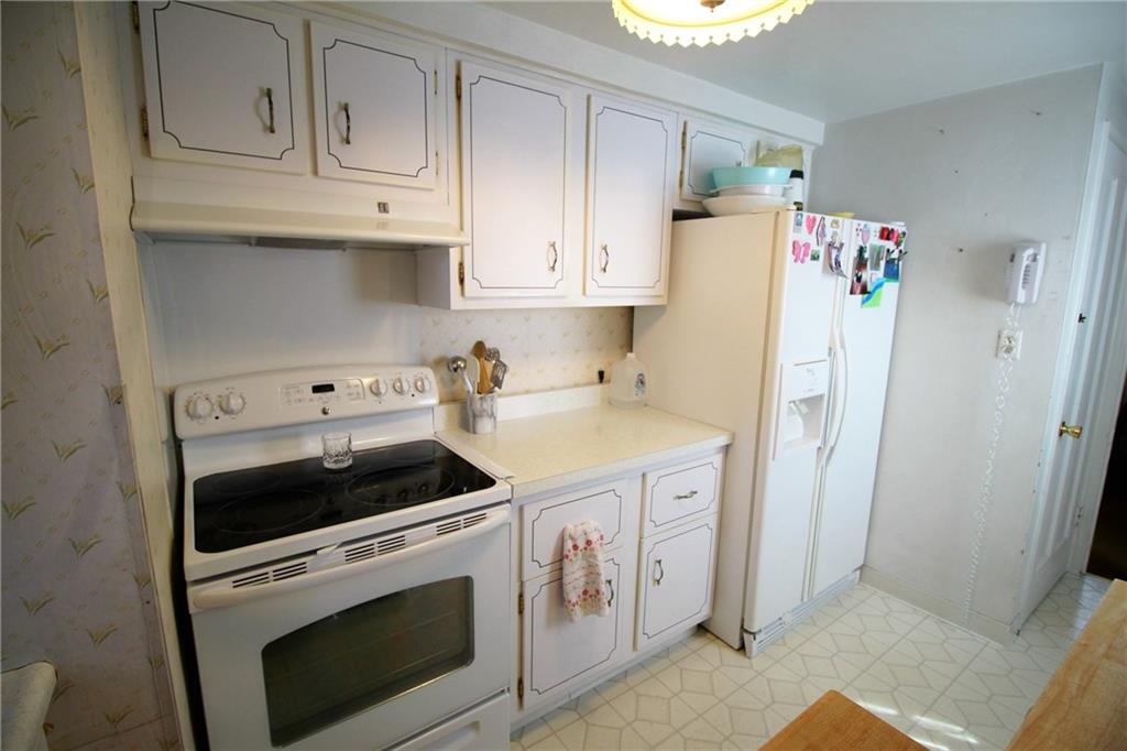 226 Castle Road Castle Shannon, PA 15234 - Photo 8 of 19 Kitchen.