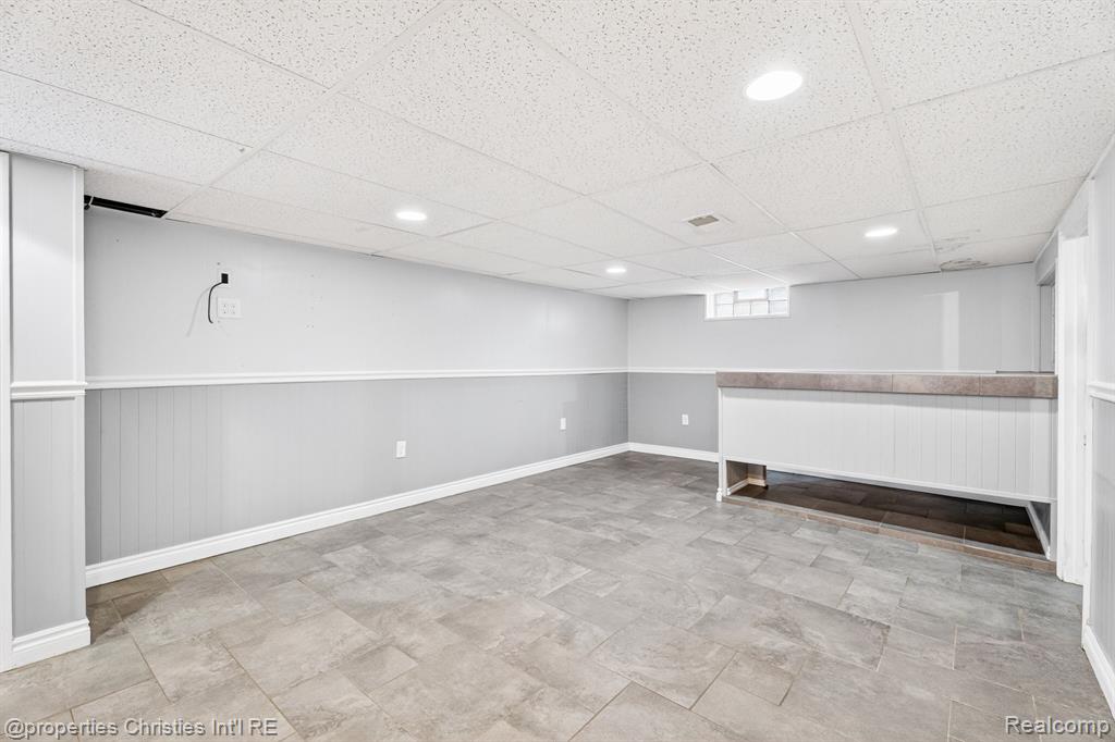 26605 Rialto Street Madison Heights, MI 48071 - Photo 27 of 37