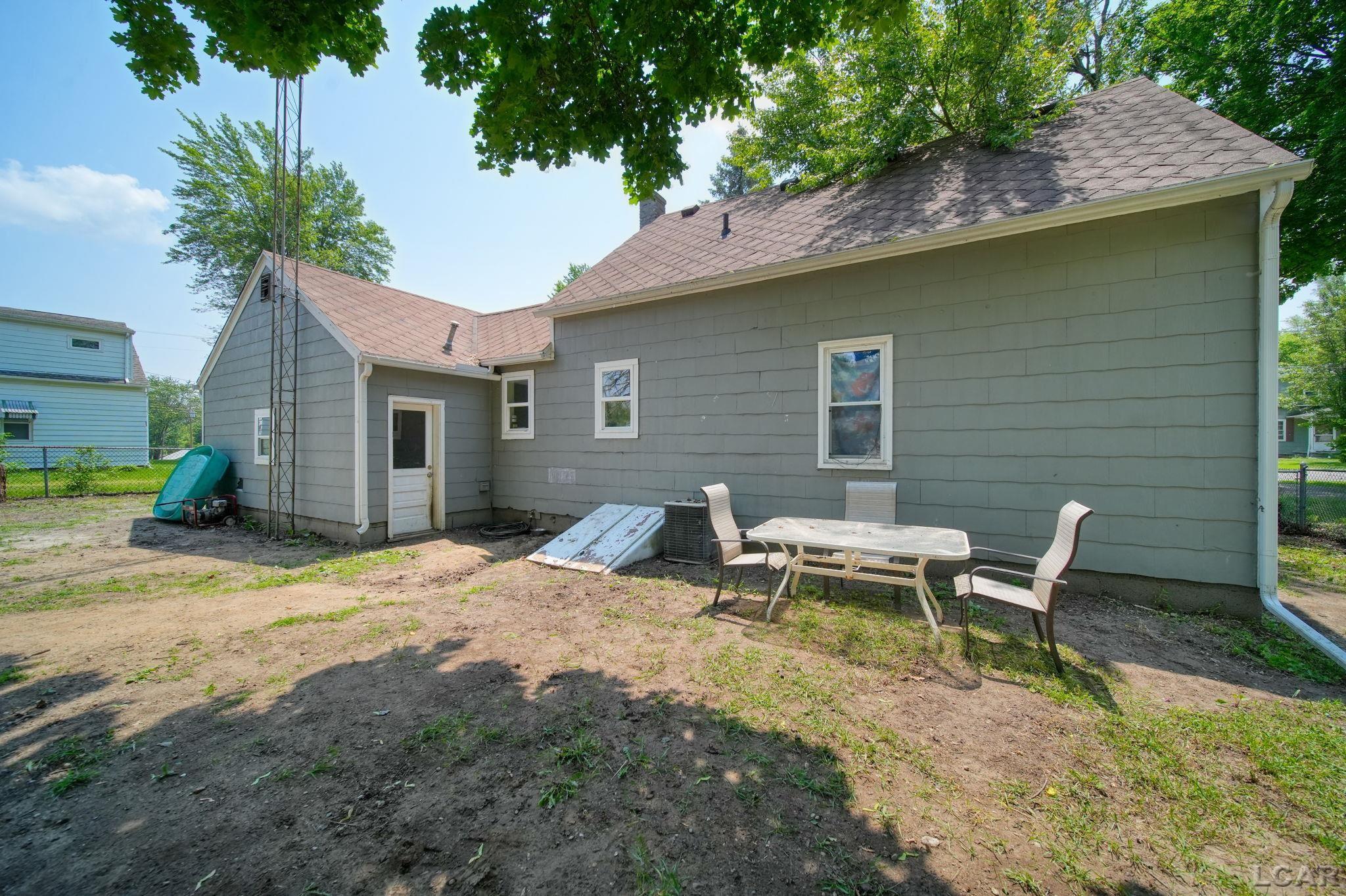1028 Loren Road Adrian, MI 49221 - Photo 32 of 39 50177810-35fbb3f0-a744-4752-8f54-9dd7a2ee9295.JPG