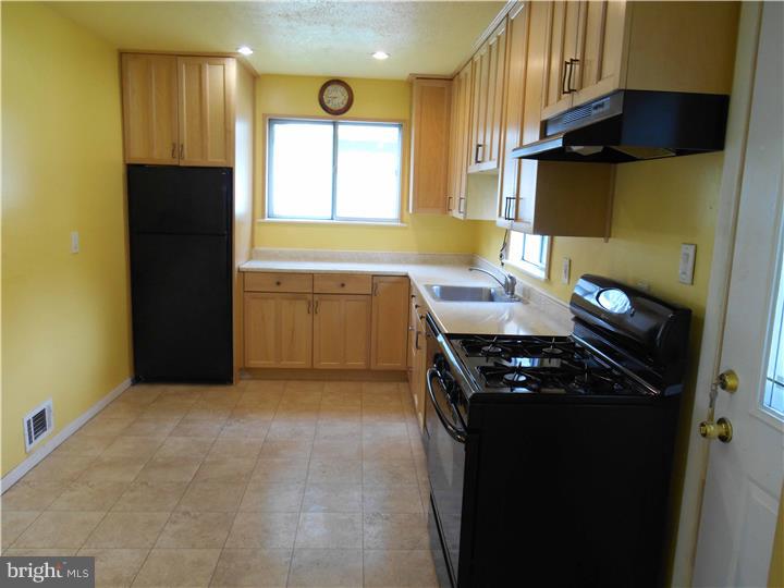 1416 Rothley Avenue Willow Grove, PA 19090 - Photo 8 of 24 Gallery Image 8