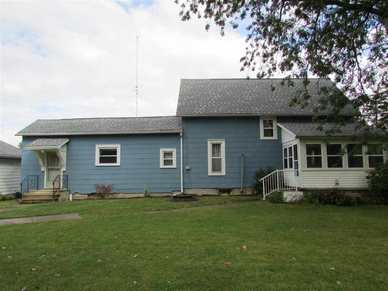 1034 High Street Decatur, IN 46733 - Photo 1 of 21
