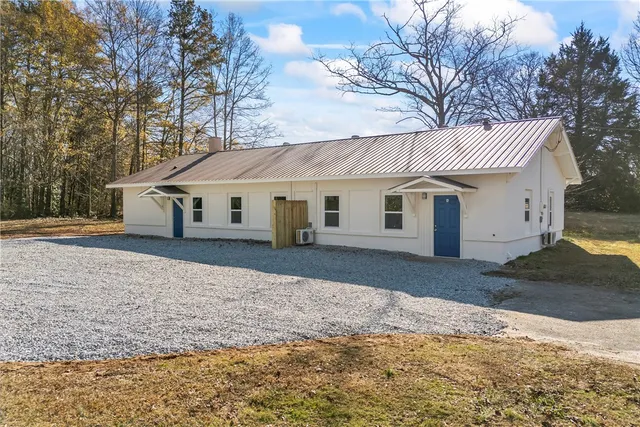 $289,900 | 114 Anderson Avenue, Westminster, SC 29693