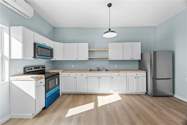 $289,900 | 114 Anderson Avenue, Westminster, SC 29693