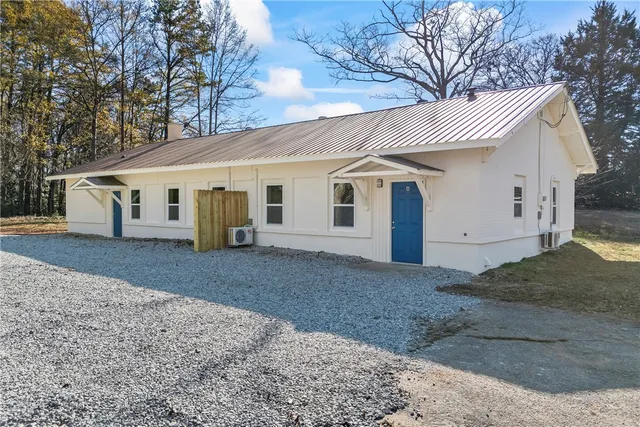 $289,900 | 114 Anderson Avenue, Westminster, SC 29693