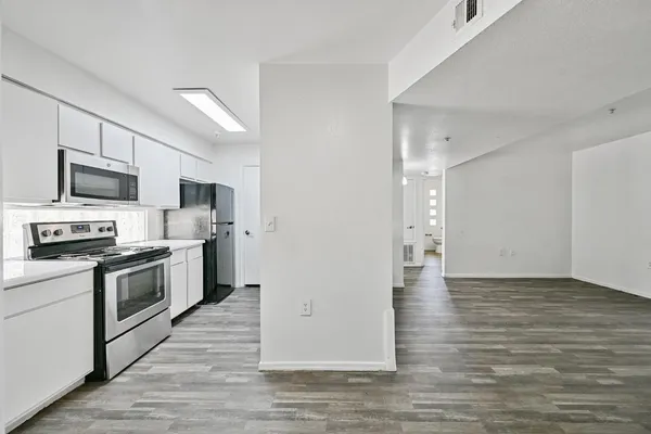 $1,399 | 3065 North 67th Avenue, Unit 203, Phoenix, AZ 85033
