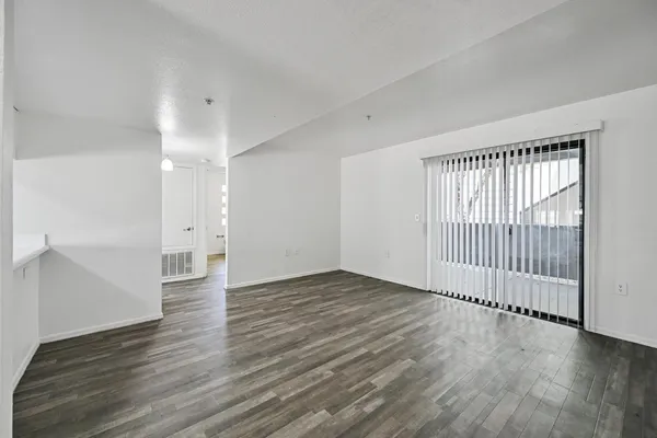 $1,399 | 3065 North 67th Avenue, Unit 203, Phoenix, AZ 85033
