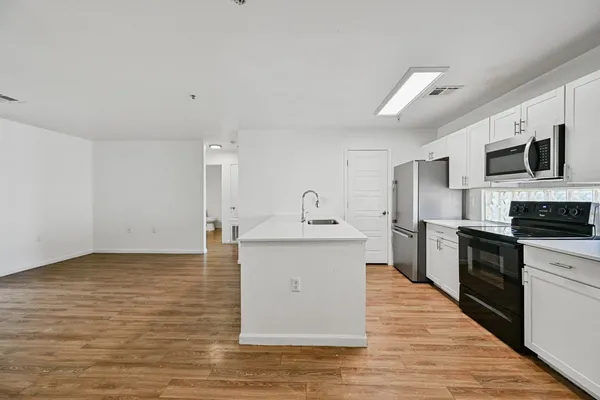 $1,399 | 3065 North 67th Avenue, Unit 212, Phoenix, AZ 85033