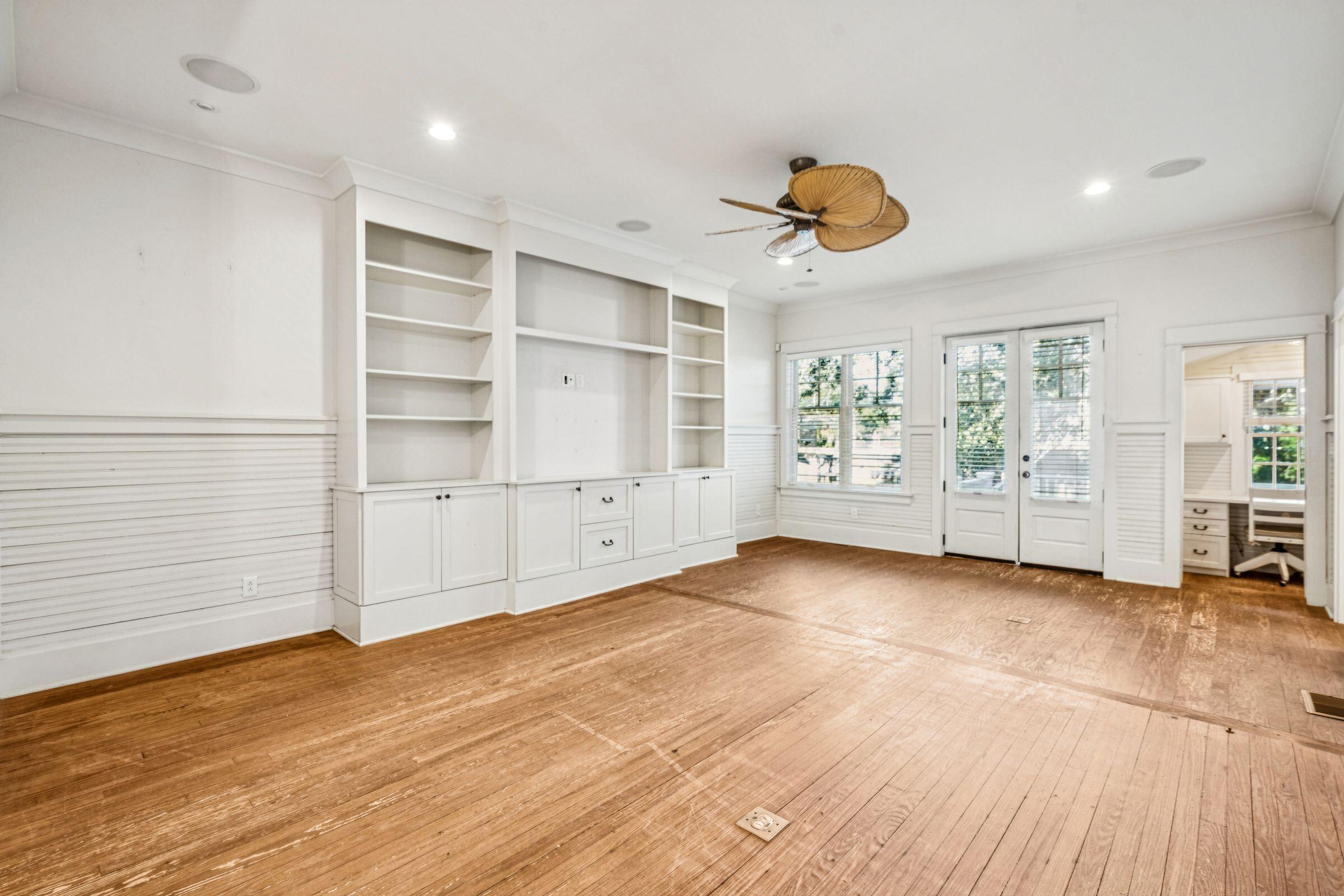 2424 Middle Street Sullivans Island, SC 29482 - Photo 7 of 53 Living Room