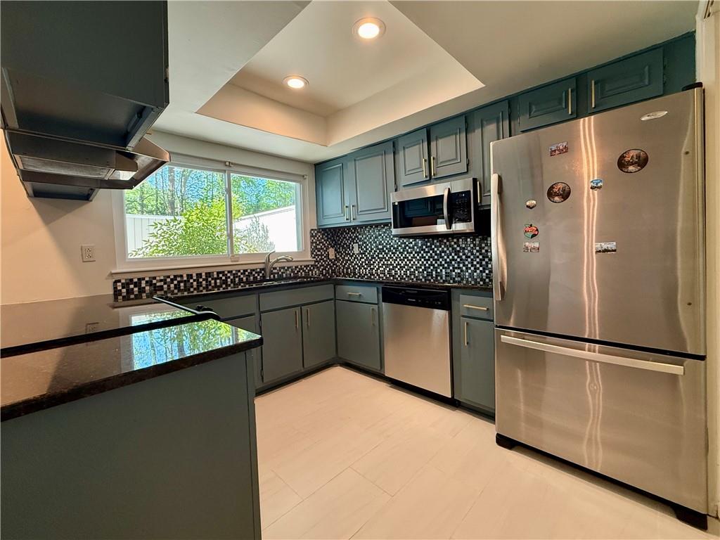 7344 Cardigan Circle Atlanta, GA 30328 - Photo 2 of 21
