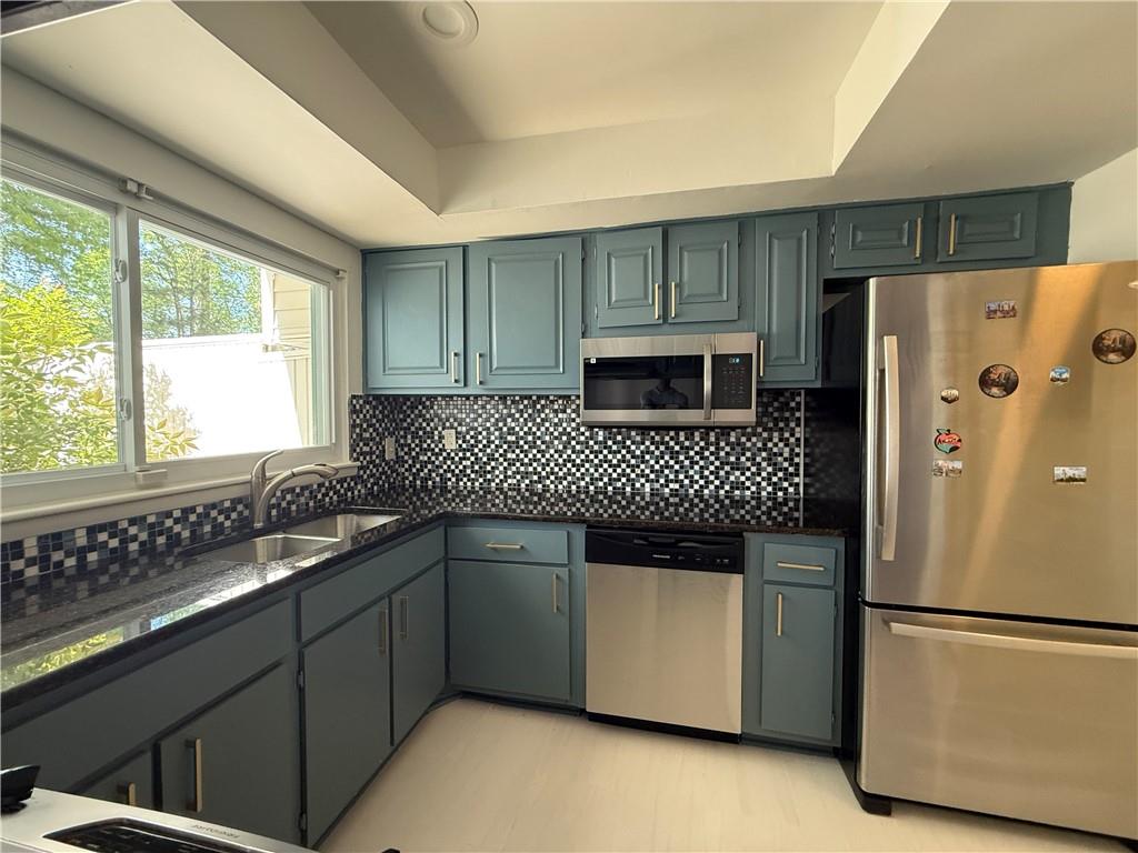 7344 Cardigan Circle Atlanta, GA 30328 - Photo 3 of 21