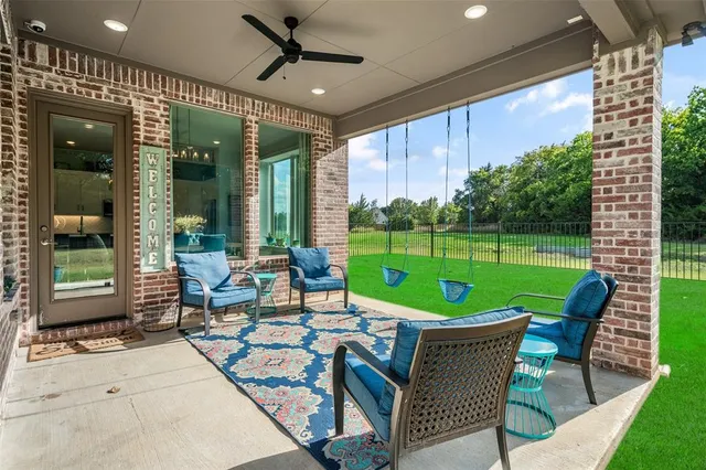 a view of house with a garden