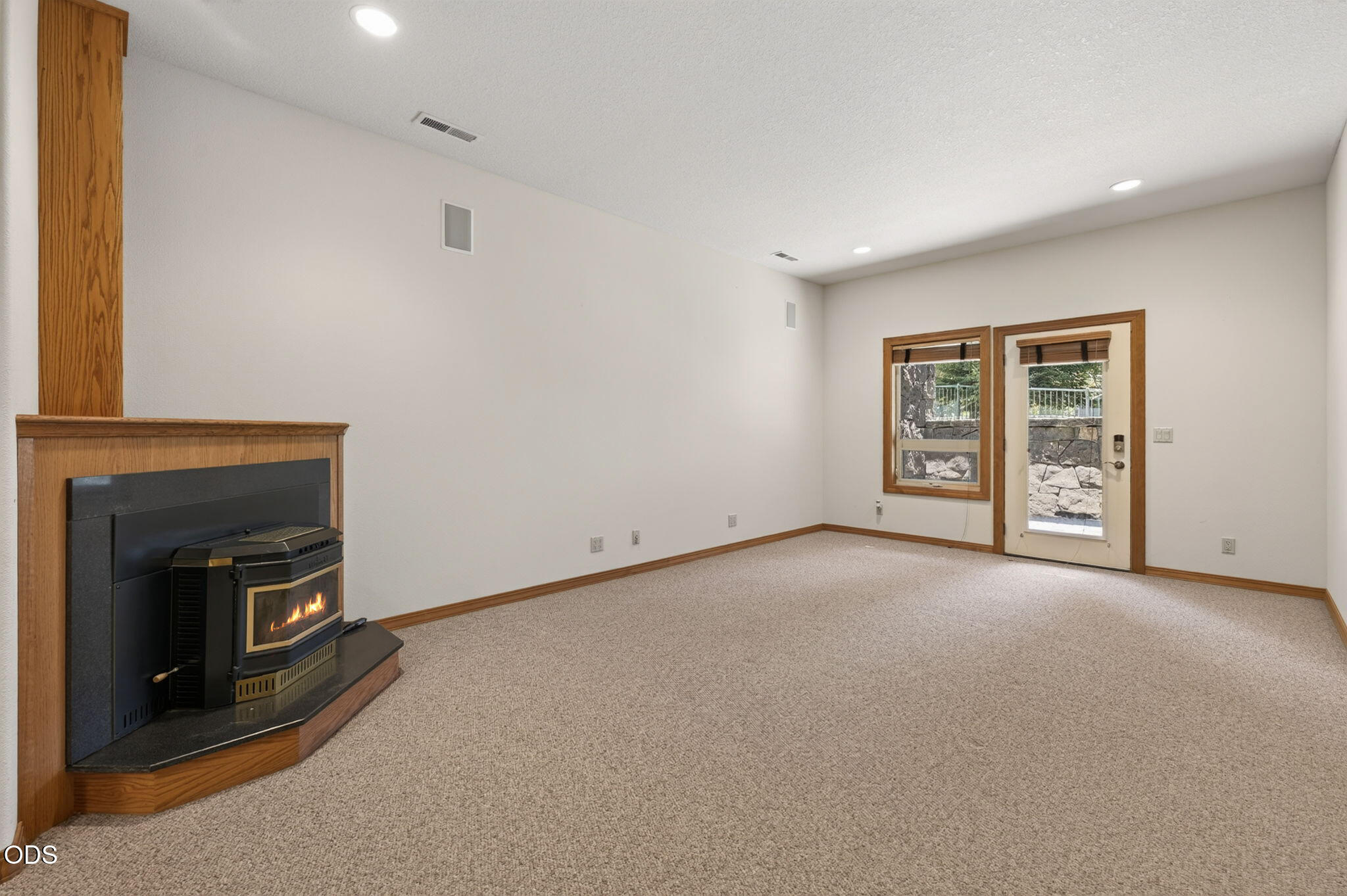 21955 Rickard Road Bend, OR 97702 - Photo 20 of 50