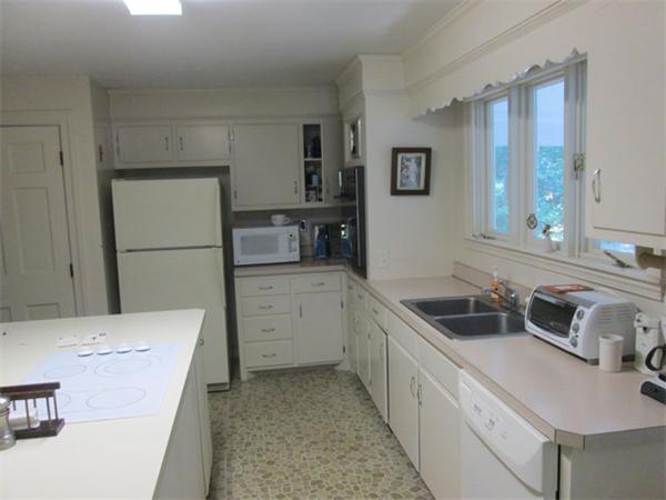 44 Birch Road Andover, MA 01810 - Photo 5 of 17 Gallery Image 5