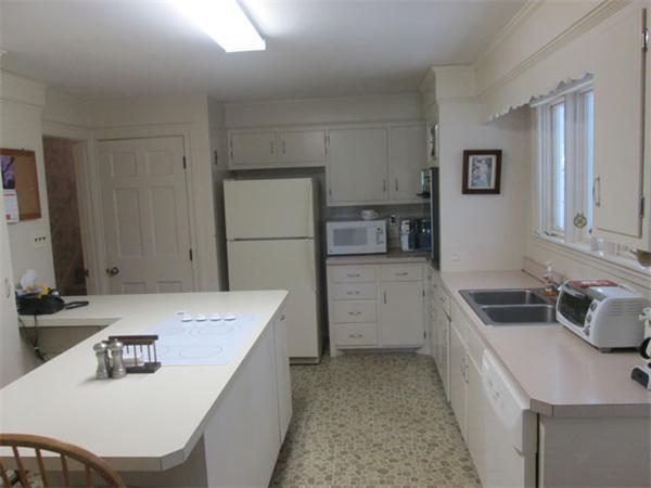 44 Birch Road Andover, MA 01810 - Photo 7 of 17 Gallery Image 7