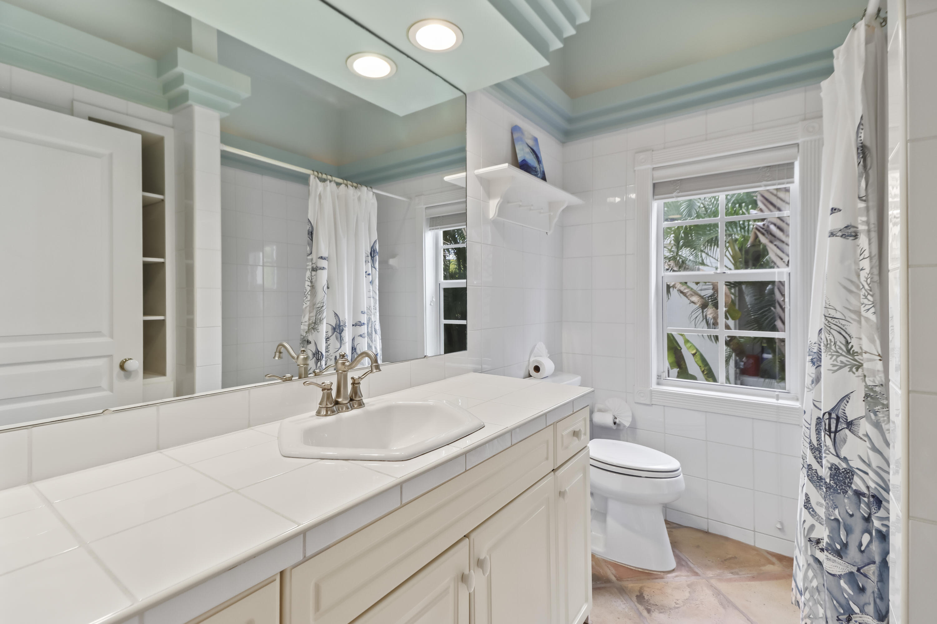 820 12th Street Key Colony Beach, FL 33051 - Photo 26 of 55 Bath2