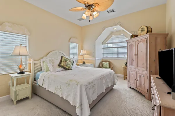 $3,595,000 | 820 12th Street, Key Colony Beach, FL 33051