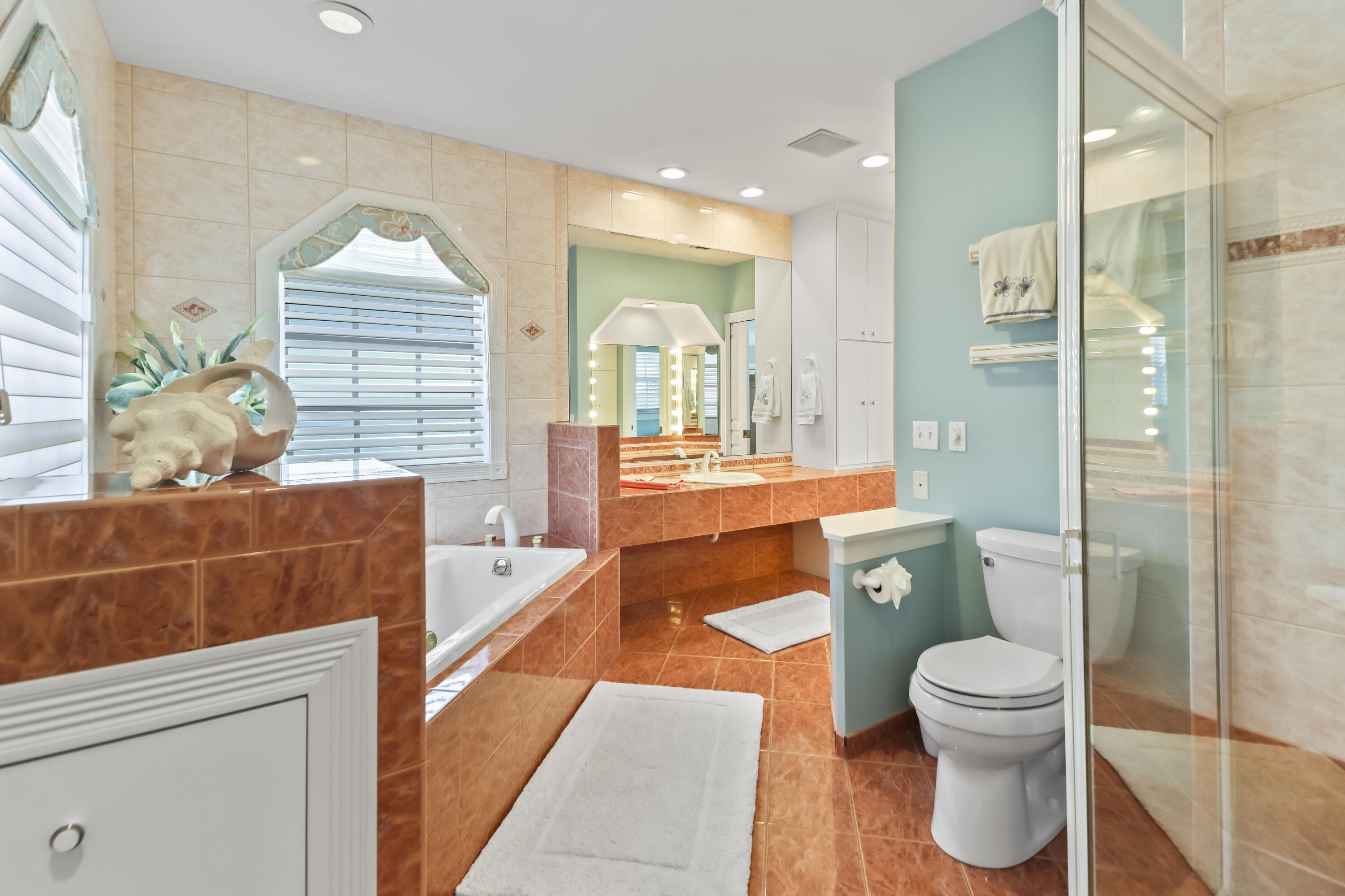 820 12th Street Key Colony Beach, FL 33051 - Photo 34 of 55 Main Bath 2