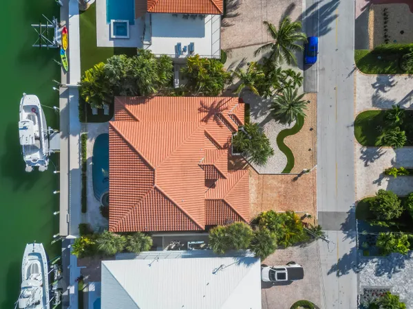 $3,595,000 | 820 12th Street, Key Colony Beach, FL 33051