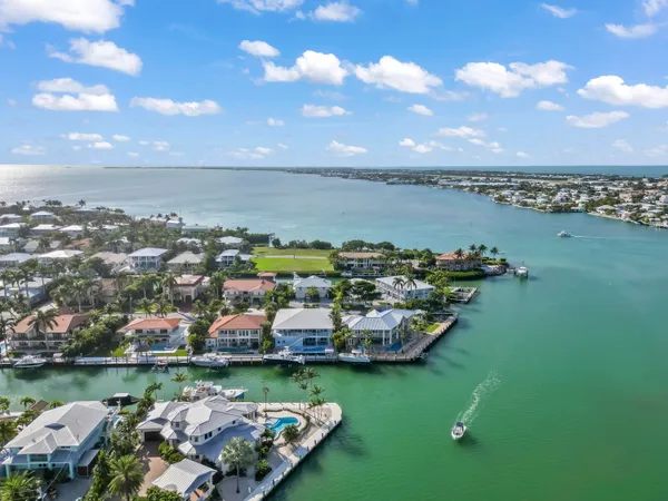 $3,595,000 | 820 12th Street, Key Colony Beach, FL 33051