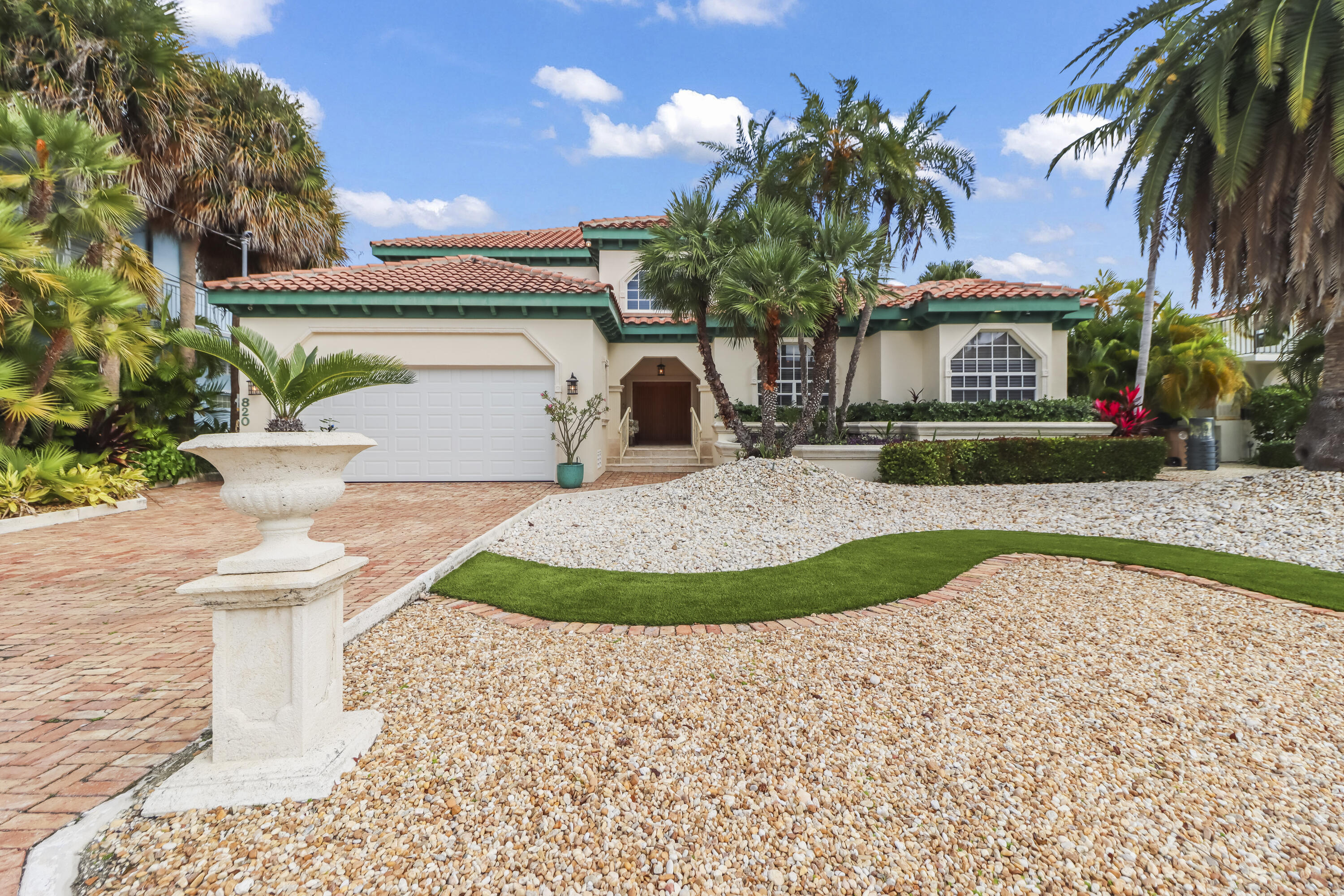 820 12th Street Key Colony Beach, FL 33051 - Photo 10 of 55 Front 2