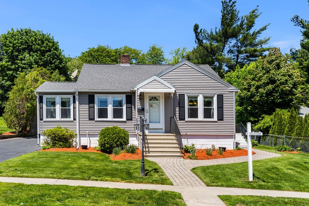 7 Varney Street Worcester, MA 01605 - Photo 1 of 42 Gallery Image 1
