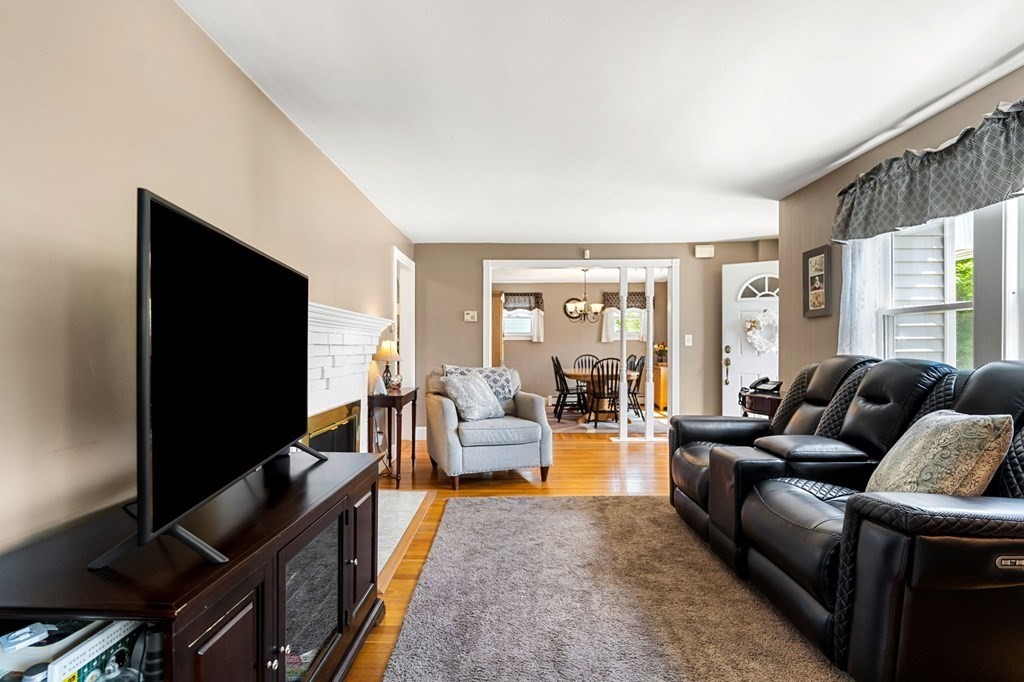 7 Varney Street Worcester, MA 01605 - Photo 6 of 42 Gallery Image 6