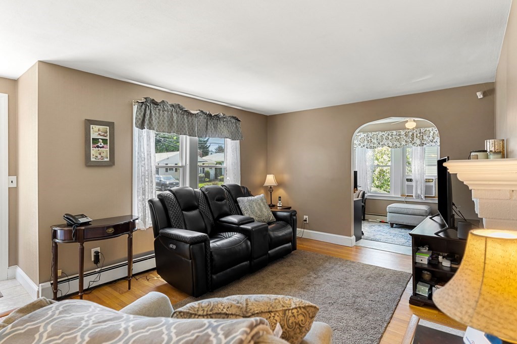 7 Varney Street Worcester, MA 01605 - Photo 7 of 42 Gallery Image 7