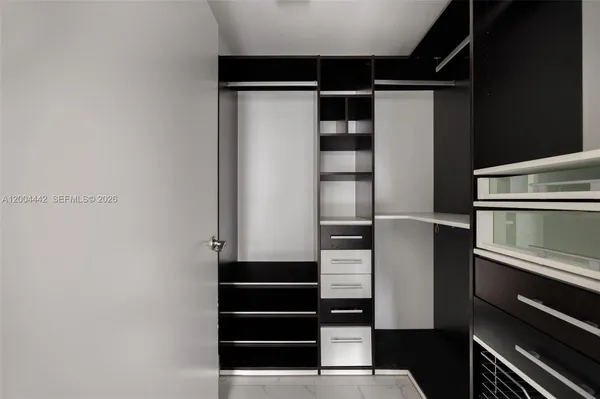 $3,700 | 90 Southwest 3rd Street, Unit 2602, Miami, FL 33130