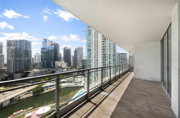 $3,700 | 90 Southwest 3rd Street, Unit 2602, Miami, FL 33130
