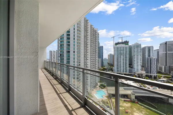 $3,700 | 90 Southwest 3rd Street, Unit 2602, Miami, FL 33130